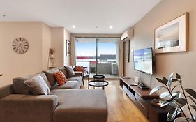 Terminus Apartment I Steps From Geelongs Buzz